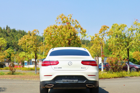 丽江二手奔驰GLC轿跑 2018款 GLC 200 4MATIC 轿跑SUV